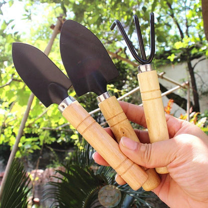 Sturdy Wooden Handle Gardening Tools Set