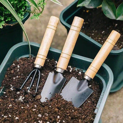 Sturdy Wooden Handle Gardening Tools Set